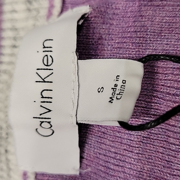 CALVIN KLEIN V-Neck Purple Sweater 💜- NWT! Size- Small - Picture 3 of 3